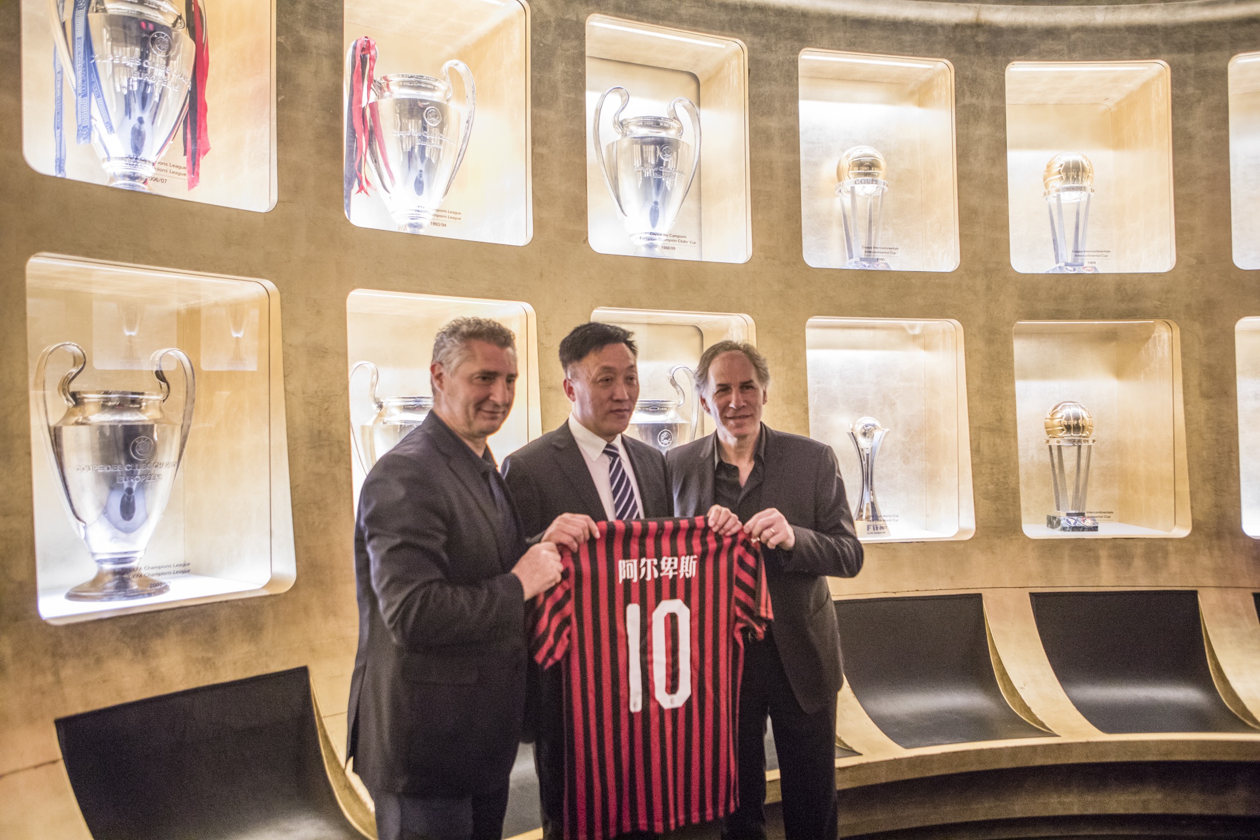 篮球界的十大传奇故事