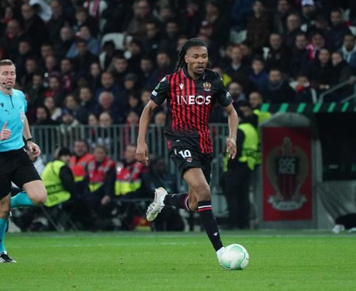 要来切尔西了？哈维-西蒙斯社媒简介删除RB莱比锡字样