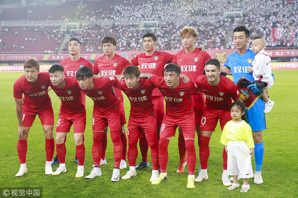 挑起进攻大旗！鲍威尔半场10中5得到16分2篮板1助攻