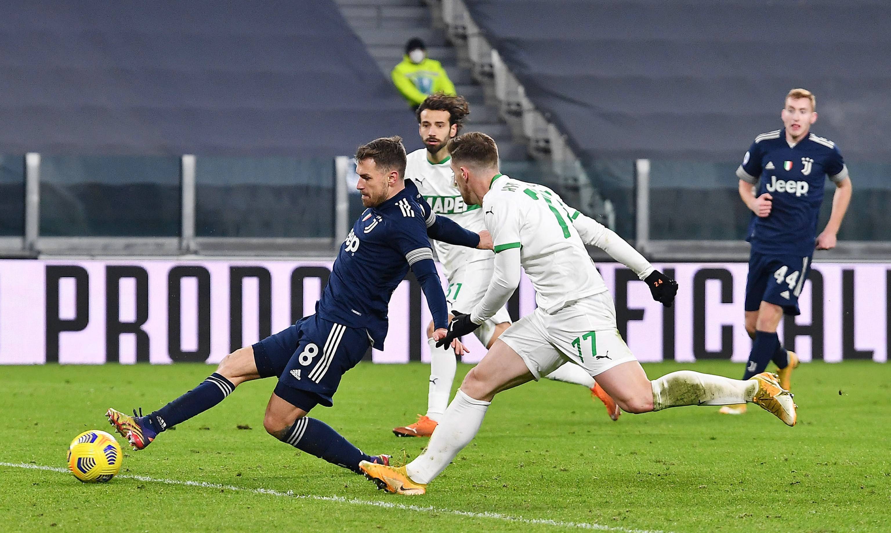 武体集团官方：武汉体育中心将改建为8万坐席专业足球场